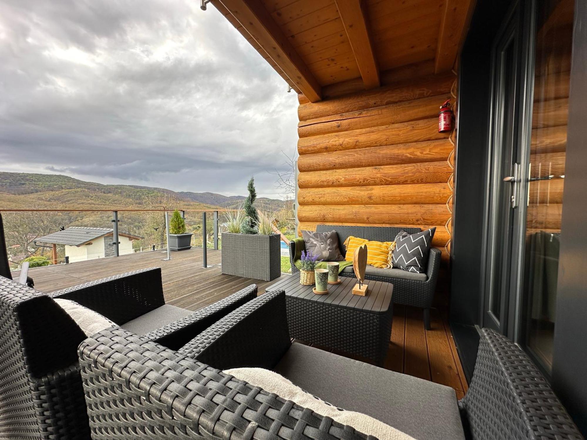 Апартаменты Roenk Relax Мишкольц Экстерьер фото